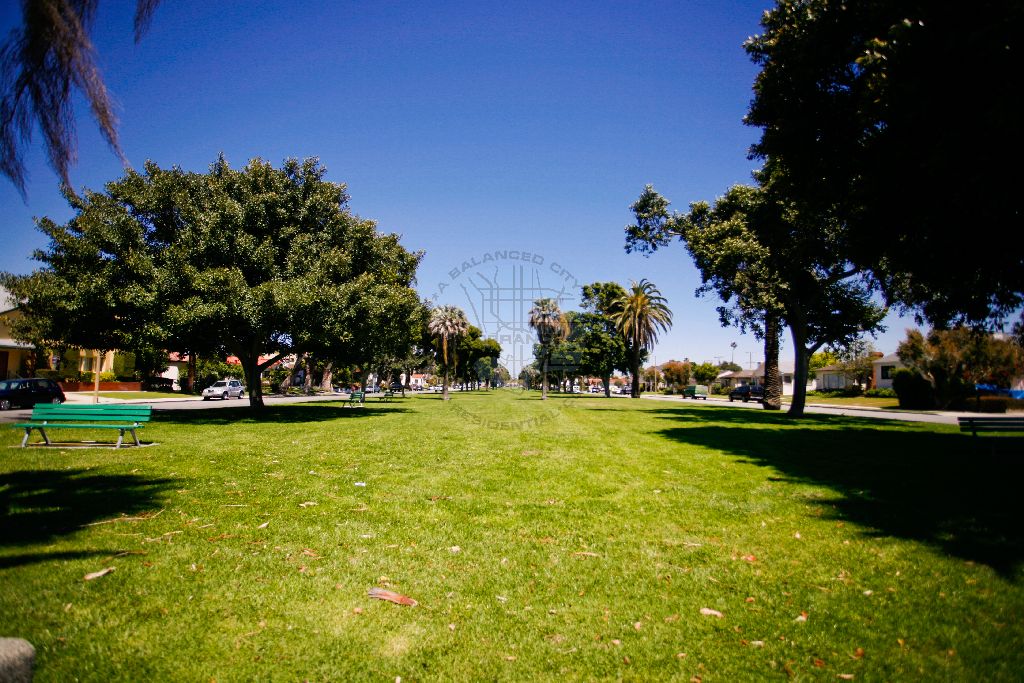 El Prado Park Grass